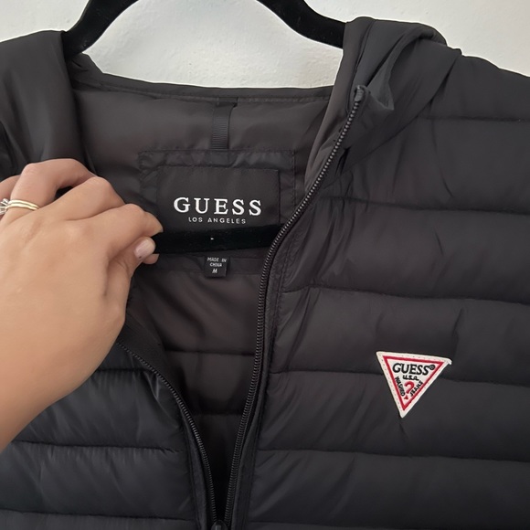 NWOT Guess Mens Puffer Vest with Hood - Picture 3 of 4